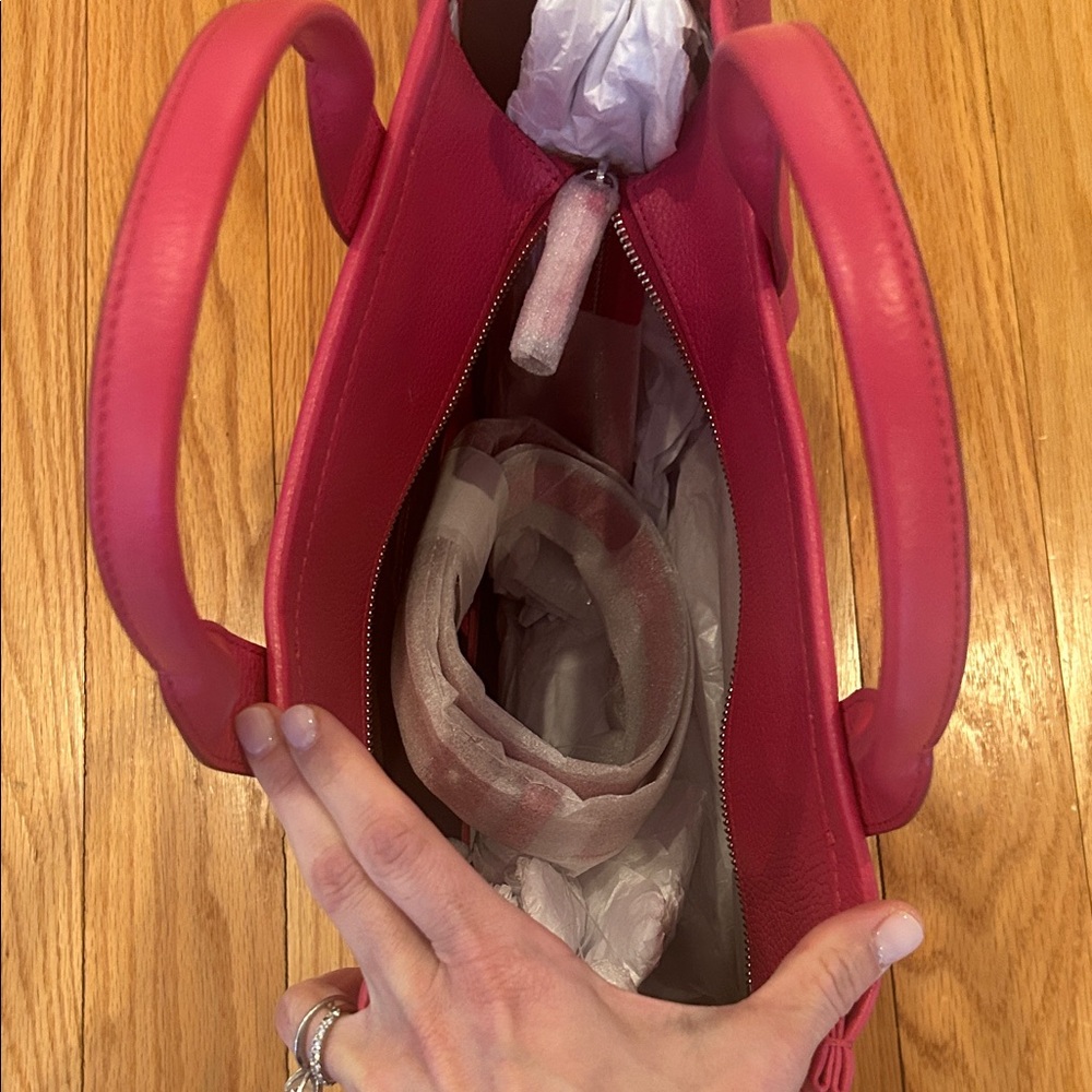 MJ Pink Tote Bag, Pebbled Leather, Top-Handle. Size Medium (13L x6D x11H) - Picture 4 of 8